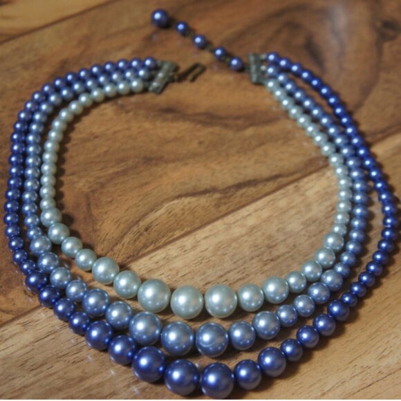 Vintage Faux Blue Pearl Necklace - 16 Inch - Picture 10 of 10